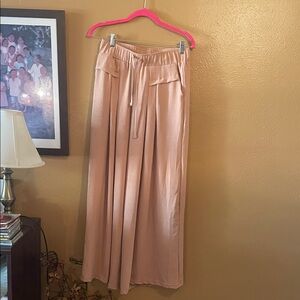 Wide leg pants with pockets